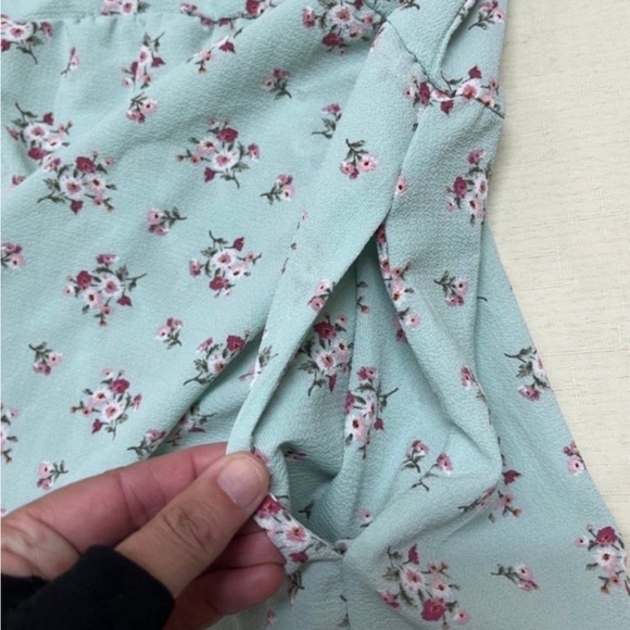 NWT Velvet Torch (Nordstrom) L floral babydoll dress with pockets - Picture 4 of 8